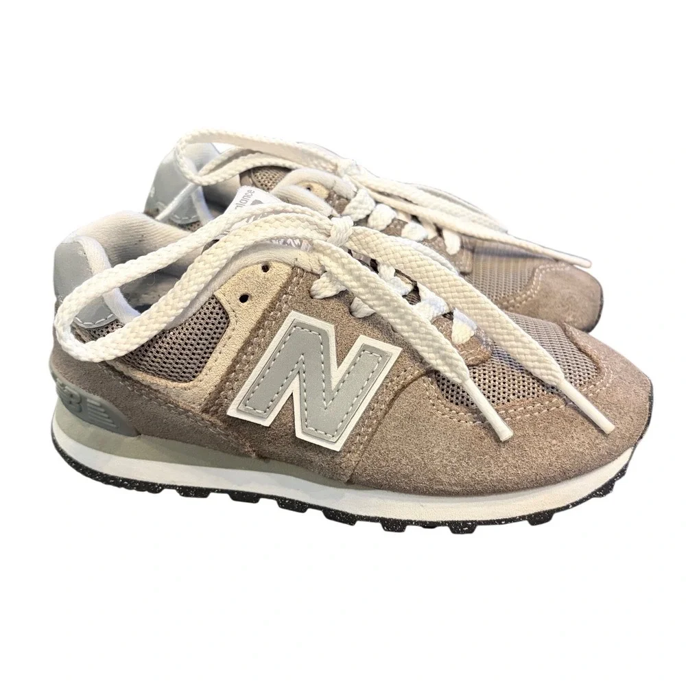 New Balance 574 Boys' Size 11 Gray Suede Mesh Lace-Up Sneakers PC574EVG